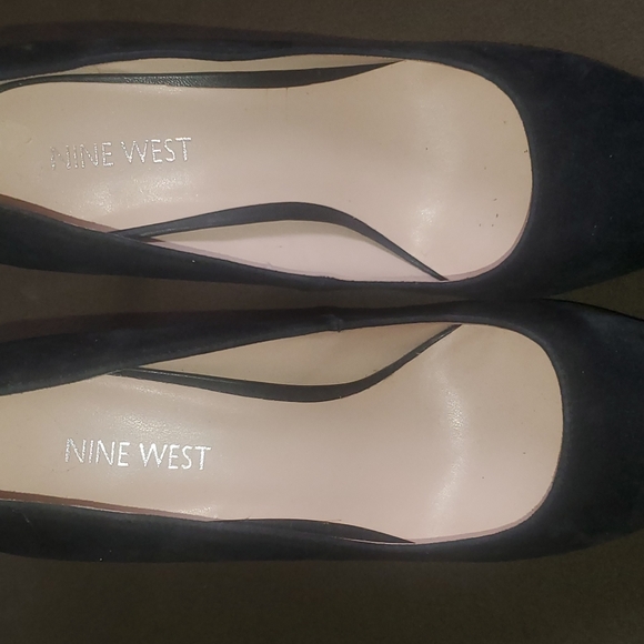 Nine West Black Suede 4inch heels, size 8M. Never worn. - Picture 4 of 4